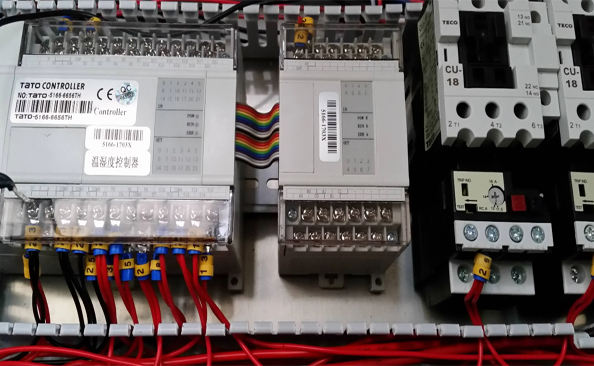 關(guān)于高低溫濕熱交變?cè)囼?yàn)箱接電與保養(yǎng)您知多少