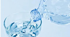 恒溫恒濕箱為什么要用純凈水？