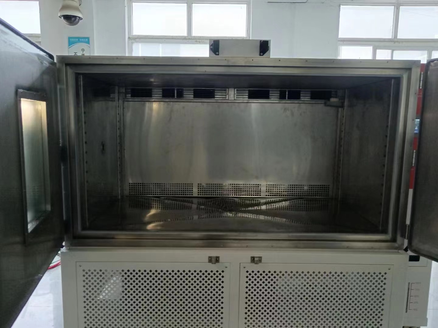 雙開(kāi)門(mén)高低溫箱內(nèi)部示意圖