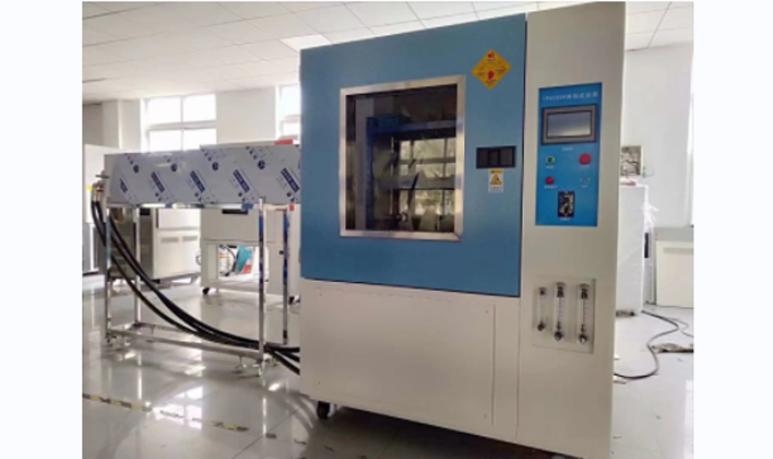 操作淋雨試驗(yàn)箱的過程中我們應(yīng)該注意些什么？